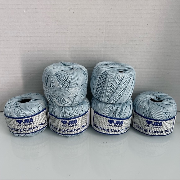 Six balls of baby blue knitting cotton yarns size 5 - Picture 3 of 8